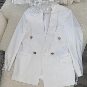 Elegant White Double-Breasted Blazer